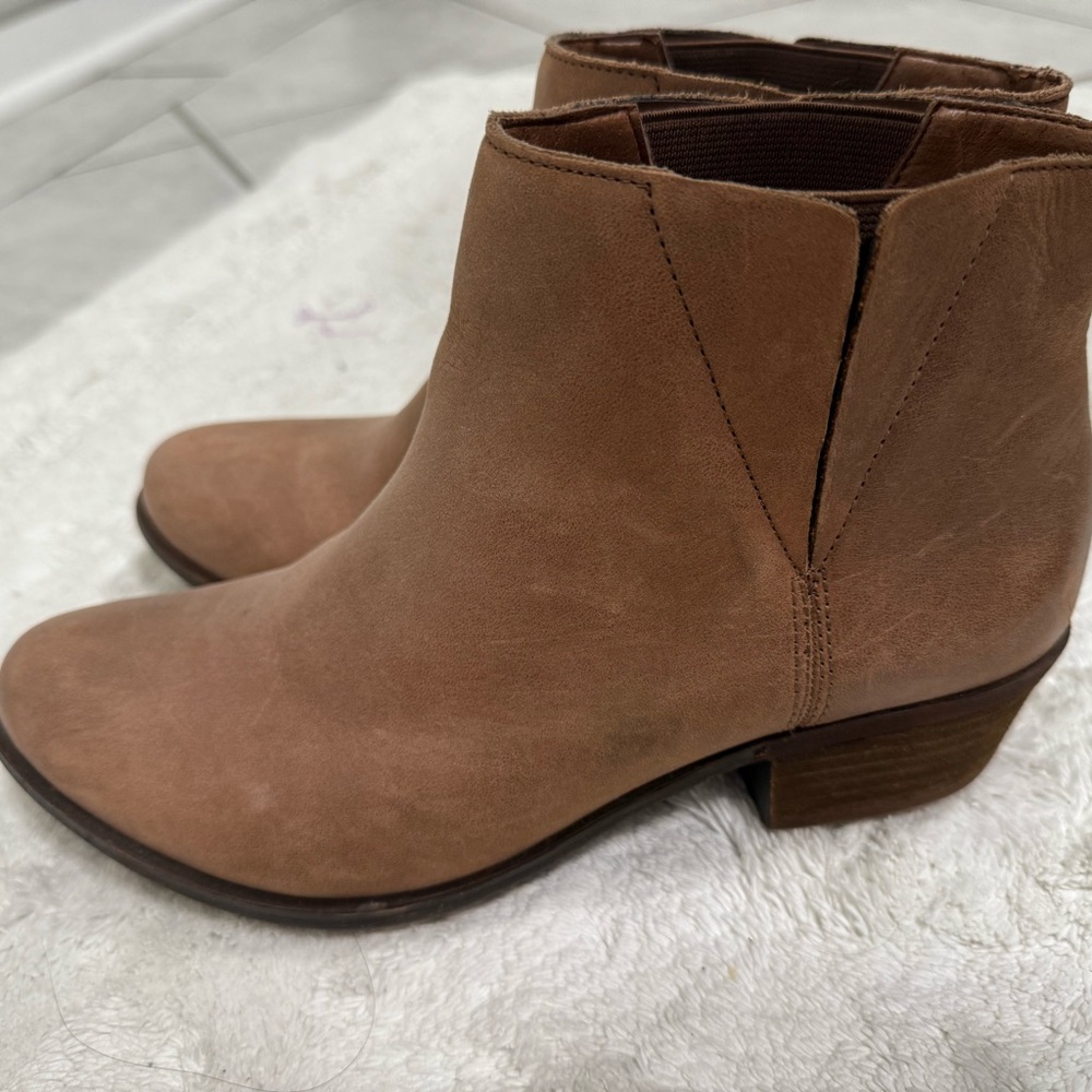 Lucky Brand Tan Ankle Booties